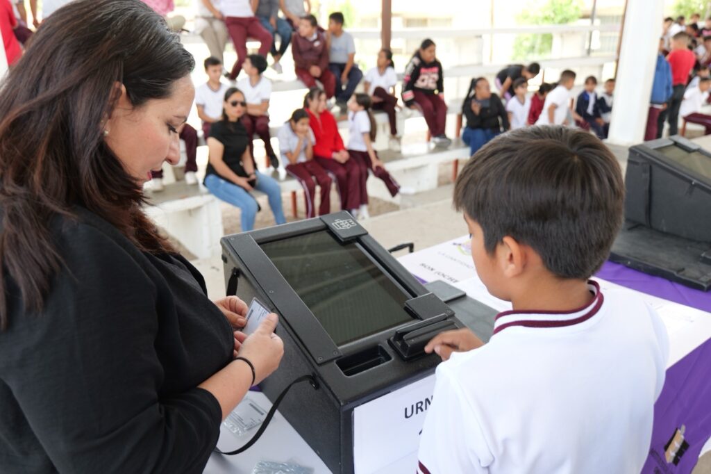 4f80c2c2-439c-493b-bd13-8ab63435e5e4-1024x682 Fortalecen escuela Netzahualcóyotl con apoyos y participación estudiantil en Camargo